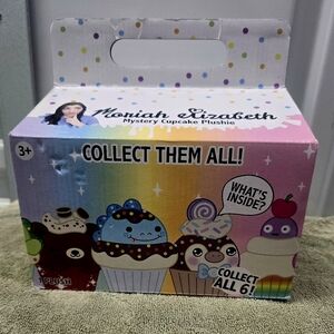 Moniah Elizabeth Mystery Cupcake Plushie Box